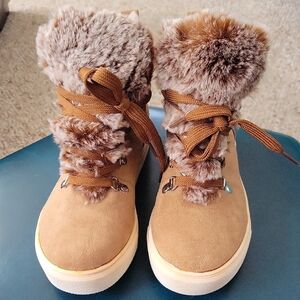 Cozy Faux-Fur Trim Lace-Up Winter Boots - Tan